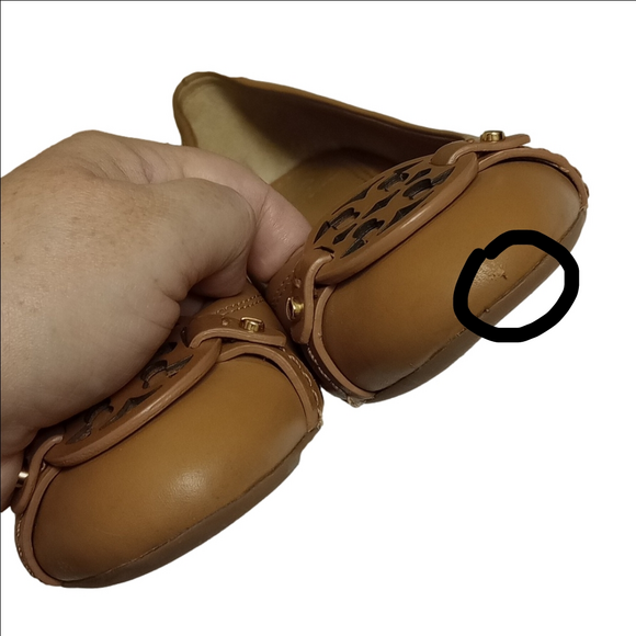 TORY BURCH TAN LEATHER HEELS WITH FRONT LOGO - Picture 5 of 14